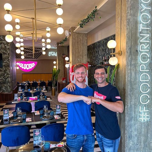 Il fenomeno Golocious sbarca a Caserta con i suoi burger “porn”