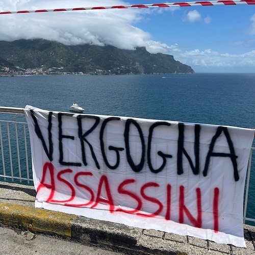 Il Giro d'Italia arriva in Costa d'Amalfi tra tifo, striscioni di protesta e dediche a Nicola / FOTO-VIDEO