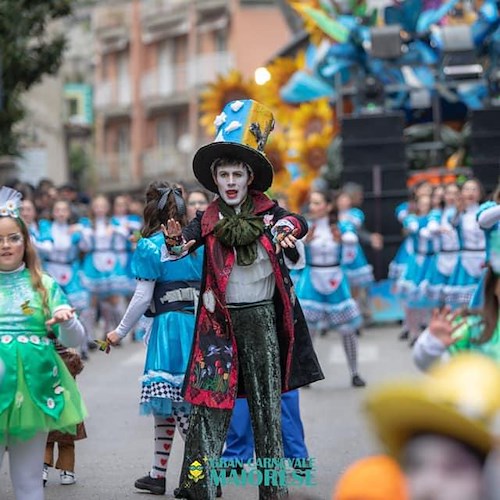 Il maltempo frena la festa del Gran Carnevale Maiorese: rinviata a martedì la sfilata