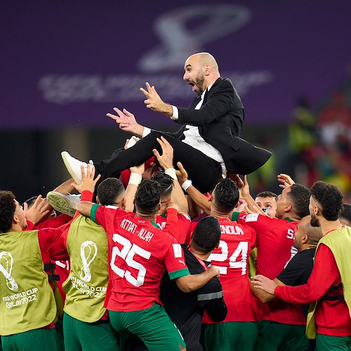 Il Marocco fa l’impresa ed elimina la Spagna: è la quarta africana a qualificarsi ai quarti di un Mondiale 