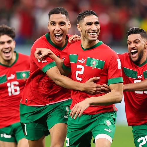 Il Marocco fa l’impresa ed elimina la Spagna: è la quarta africana a qualificarsi ai quarti di un Mondiale 