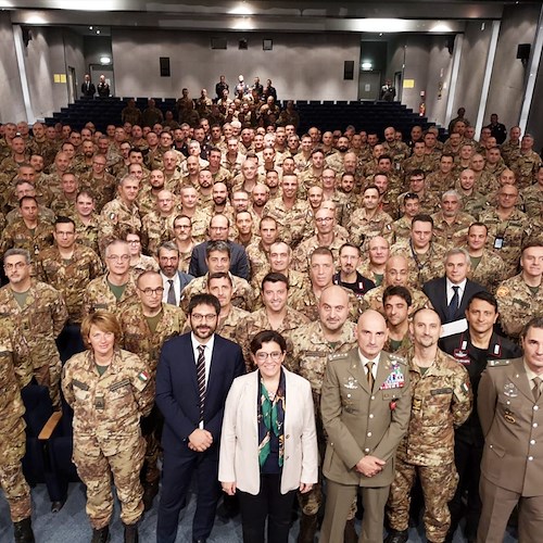 Il Ministro Elisabetta Trenta con il Sottosegretario Angelo Tofalo nella base militare di Persano 