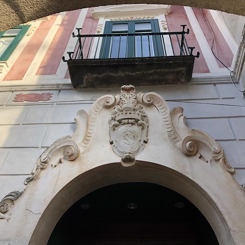 Il Palazzo Confalone, storica sede dell'Hotel Palumbo, passa alla famiglia Sammarco