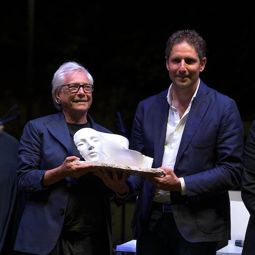 Il "Positano Teatro Festival" celebra Nino D'Angelo, il grande artista riceve il Premio "Annibale Ruccello"