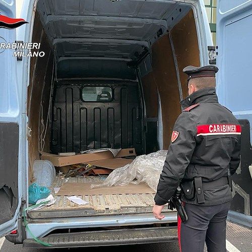 Immigrazione clandestina, arrestate due persone a Milano: trasportavano in un furgone 10 bengalesi 