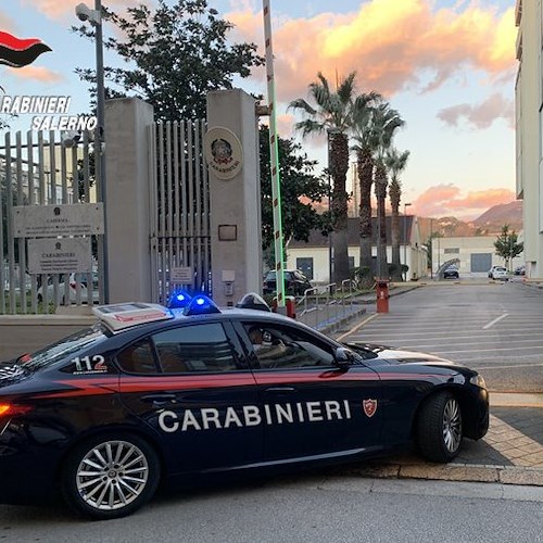 Improvviso malore, 71enne si accascia al suolo in strada a Salerno: intervengono i carabinieri