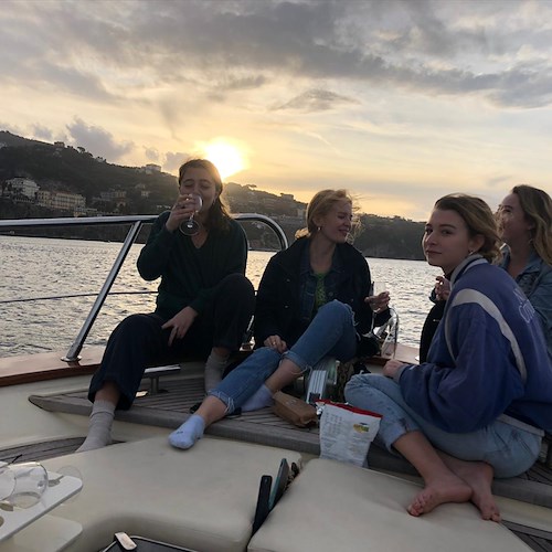 In barca a novembre per vivere l'emozione di un "selfie tour" con la Luxury Boats Positano