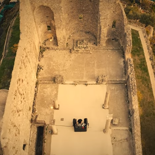 "In bilico tra il mare ed il cielo", il dj set dello scalese Yari Mostaccioli alla Basilica di Sant'Eustachio 