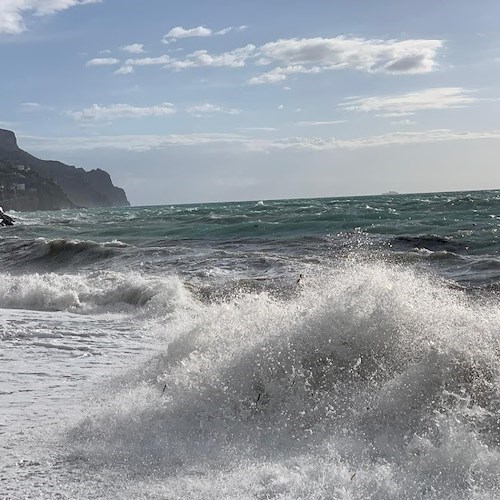 In Campania allerta meteo per vento forte e mare agitato