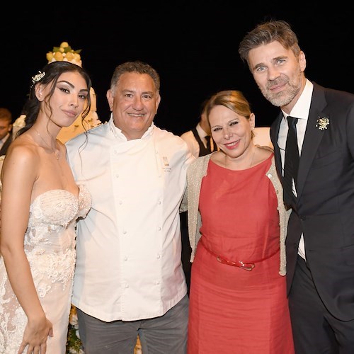 In Costa d'Amalfi le nozze da favola dell'attore Fabio Fulco e di Veronica Papa, gran finale con torta nuziale di Sal De Riso 