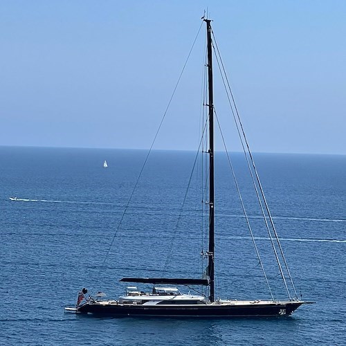 In Costiera Amalfitana lo yacht a vela "Perseus 3", gioiello del cantiere Perini Navi 