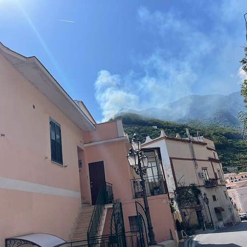 Incendio a Cetara, fiamme in località Collata [FOTO]