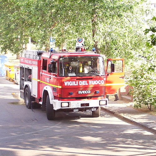 Incendio nel campo rom di Scampia, attivato monitoraggio ambientale