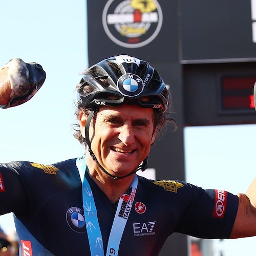 Incendio nella villa di Alex Zanardi, funzionamento macchinari medici a rischio: ex pilota trasferito in un centro medico