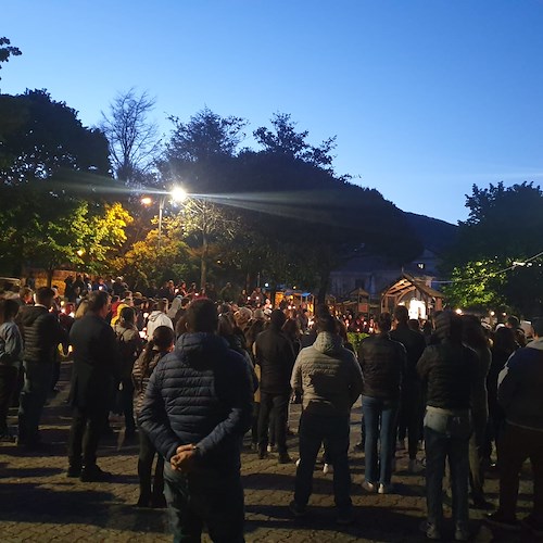 Incidente a Ravello, ad Agerola folla commossa alla fiaccolata per Nicola Fusco / FOTO 