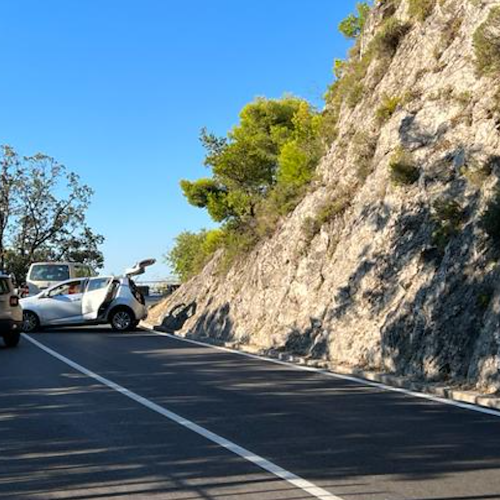 Incidente a Vietri sul Mare, auto sbanda e finisce contro muretto: tanto spavento ma nessun ferito