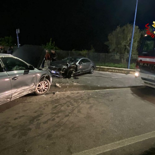 Incidente in località Quadrivio di Campagna, due auto coinvolte /Foto