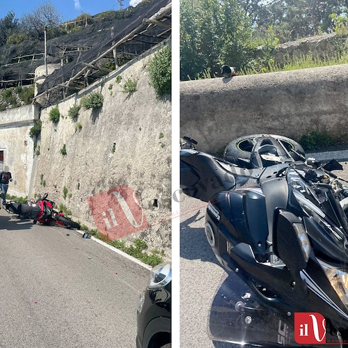Incidente sulla Statale Amalfitana, scontro tra due moto