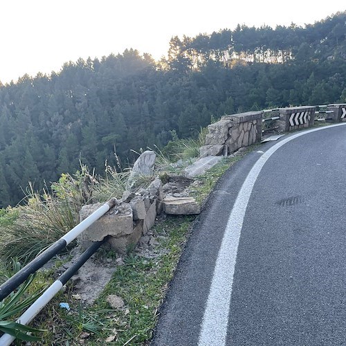 Incidente sulla Statale Amalfitana, tragedia sfiorata /Foto