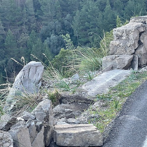 Incidente sulla Statale Amalfitana, tragedia sfiorata /Foto