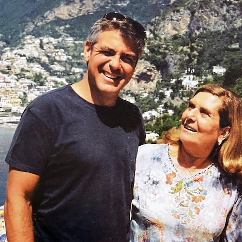 Incontri speciali al San Pietro di Positano: un'ospite sviene alla vista di George Clooney /foto