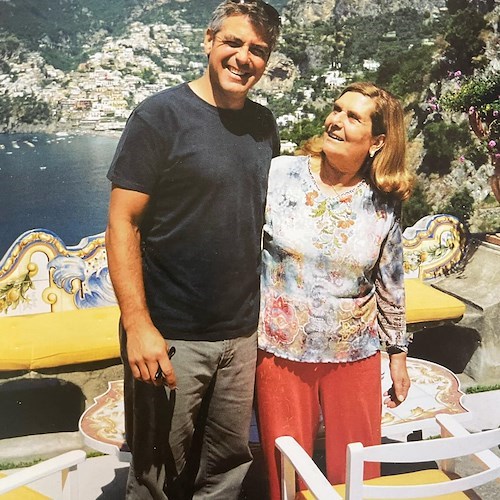 Incontri speciali al San Pietro di Positano: un'ospite sviene alla vista di George Clooney /foto