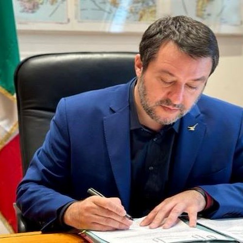 Infrastrutture, il ministro Salvini firma il decreto per fronteggiare il caro-prezzi