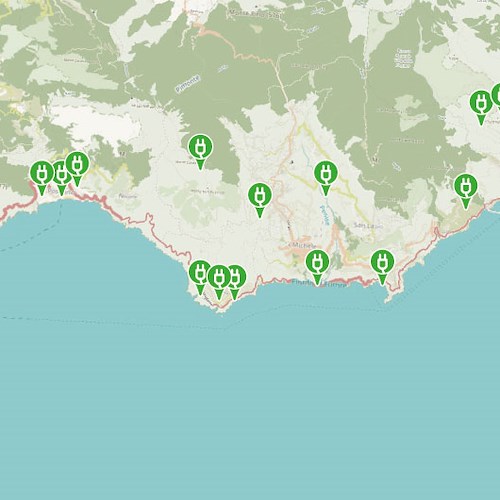 Installate nuove infrastrutture di ricarica elettrica in Costa D’Amalfi