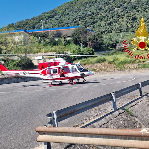 Interventi di soccorso sul sentiero degli dei: due elicotteri impegnati 