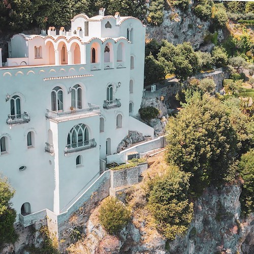 “Io, la Campania”, il giornalista Paolo Romano presenta il suo volume a “La Rondinaia” di Ravello
