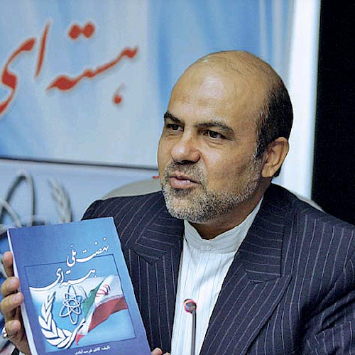 Iran, impiccato l'ex ministro Akbari: "E' una spia inglese"