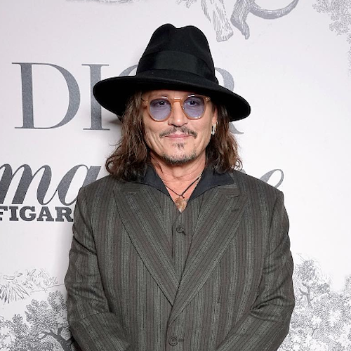 Johnny Depp riceve 1 milione di dollari dall'ex moglie Amber Heard, l'attore li dona in beneficenza