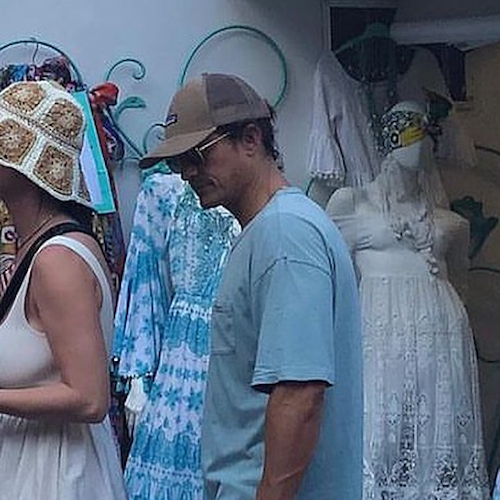 Katy Perry e Orlando Bloom in Costiera Amalfitana, per la coppia di star shopping a Positano 
