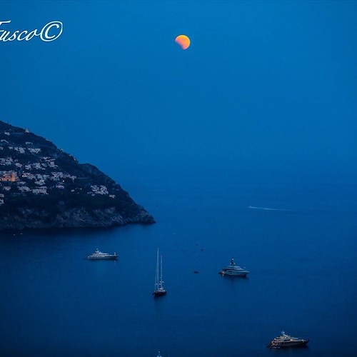 L’Eclissi di Luna in Costa d’Amalfi nelle meravigliose foto di Fabio Fusco