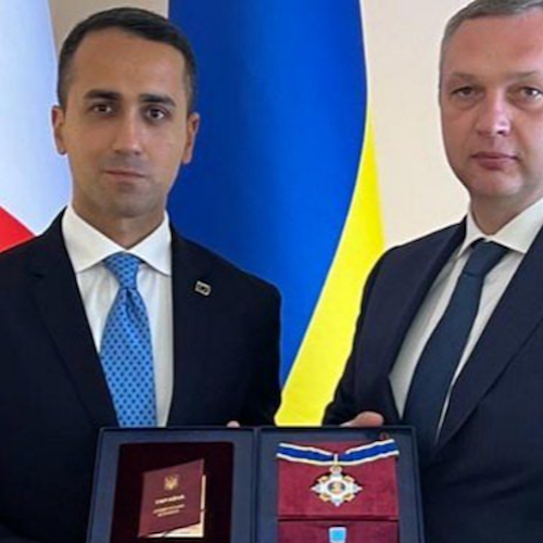 L'Ucraina e Zelensky omaggiano Luigi Di Maio: all'ex ministro il premio "Yaroslav il Saggio" 