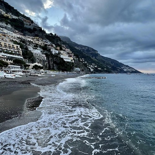 La Chiesa cattolica festeggia San Marco Evangelista. Meteo: nuvoloso. Good Morning Positano 