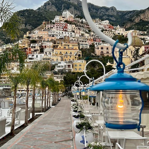 La Chiesa celebra il Sabato Santo. Meteo: nuvoloso. Good Morning Positano