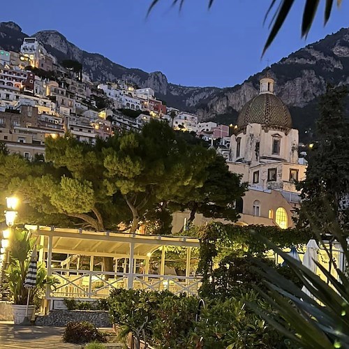 La Chiesa festeggia i Santi Simone e Giuda, Apostoli. Meteo: sereno o poco nuvoloso. Good Morning Positano