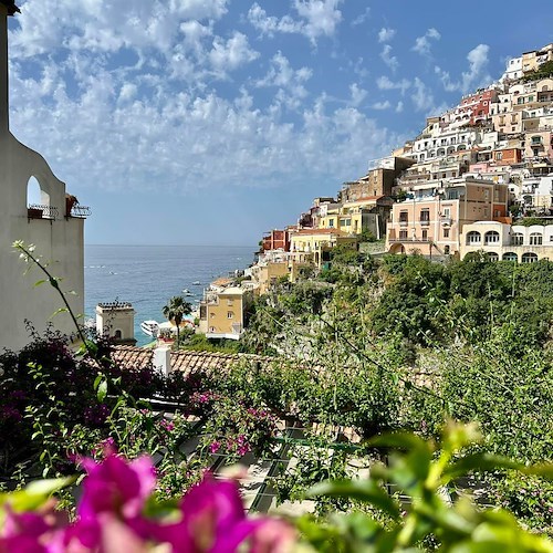 La Chiesa festeggia l'Ascensione del Signore nostro Gesù Cristo. Meteo: cielo parzialmente coperto. Good Morning Positano