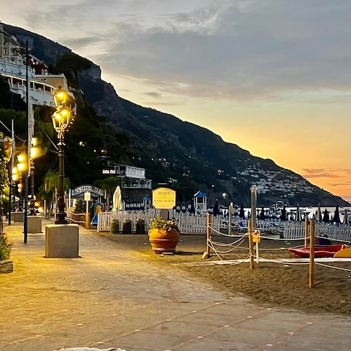 La Chiesa festeggia la Beata Maria Vergine Regina. Meteo: poco nuvoloso. Good Morning Amalficoast