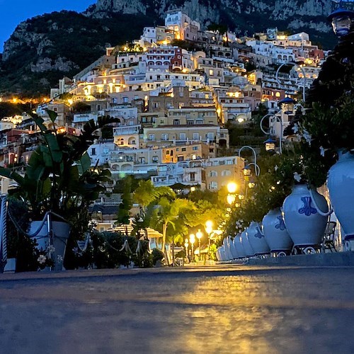 La Chiesa festeggia la Domenica di Pentecoste. Meteo: sereno. Good Morning Amalficoast