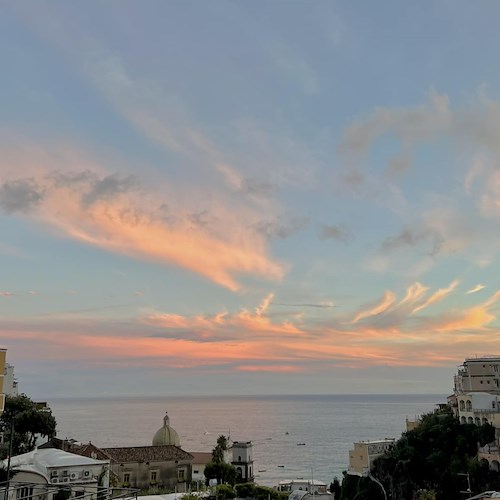 La Chiesa ricorda il miracolo di Maria che scioglie i nodi. Meteo: Temporali. Good Morning Amalfi Coast