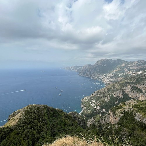 La Chiesa ricorda San Bernardo, abate e dottore della Chiesa. Meteo: nuvolosità variabile. Good Morning Amalficoast