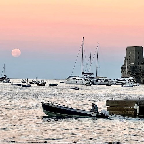 La Chiesa ricorda San Camillo de Lellis. Meteo: soleggiato. Good Morning Amalficoast