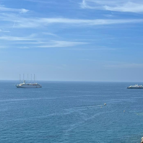 La Costa d'Amalfi riaccoglie nelle sue acque la nave "SeaDream II" e il veliero "Wind Surf"