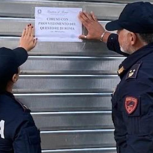 La doppia vita di un supermercato di Roma: di giorno regolare attività, di notte vendeva alcol ai minorenni