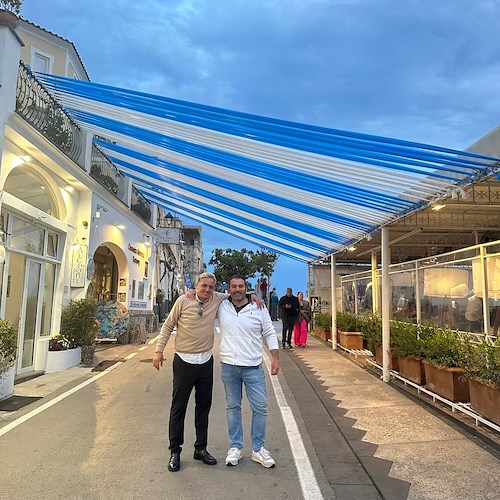 La febbre azzurra arriva anche a Positano /foto
