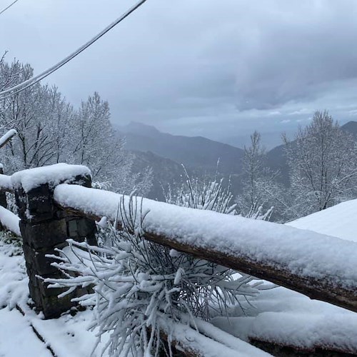 La primavera inizia con un brusco calo delle temperature, neve anche sui Monti Lattari /FOTO