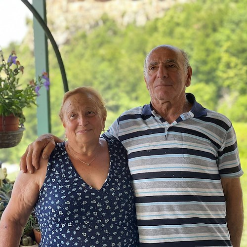 La storia di Renato e Annamaria, custodi di un luogo magico a Montepertuso /Foto /Video