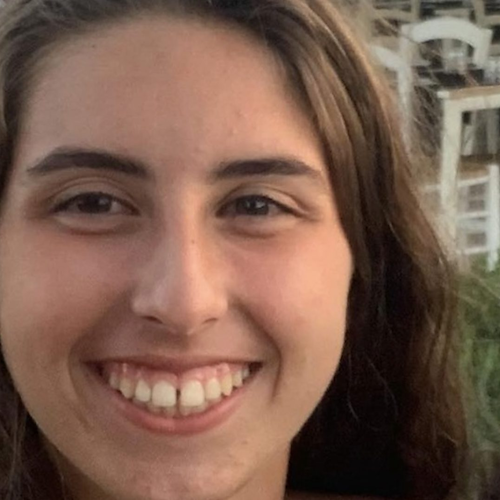 Lanuvio, un aneurisma cerebrale spegne il sorriso della 15enne Anna Maione. Dolore anche in Campania